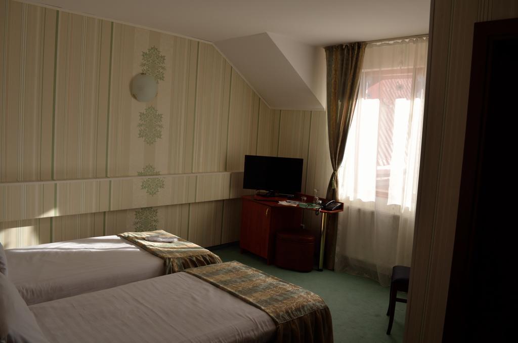 Hotel Rusu Petrosani Exterior photo