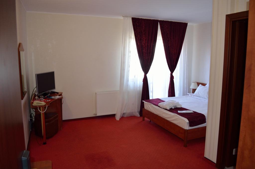 Hotel Rusu Petrosani Exterior photo